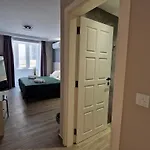Sunshore N5 - Sea Views, Cozy Balcony, Steps From The Promenade 斯利马