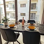 Sunshore N5 - Sea Views, Cozy Balcony, Steps From The Promenade