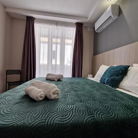 Sunshore N5 - Sea Views, Cozy Balcony, Steps From The Promenade