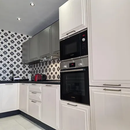 Διαμέρισμα Sunshore N5 - Sea Views, Cozy Balcony, Steps From The Promenade Σλιέμα