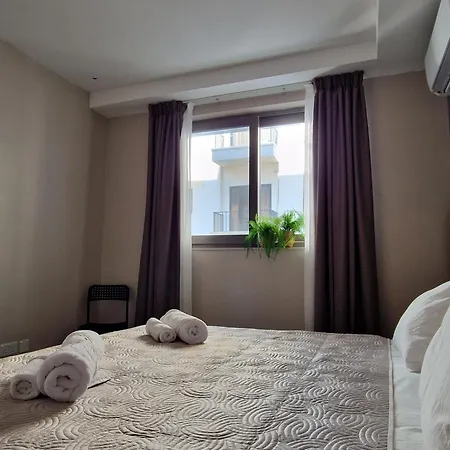 Sunshore N5 - Sea Views, Cozy Balcony, Steps From The Promenade Apartment *