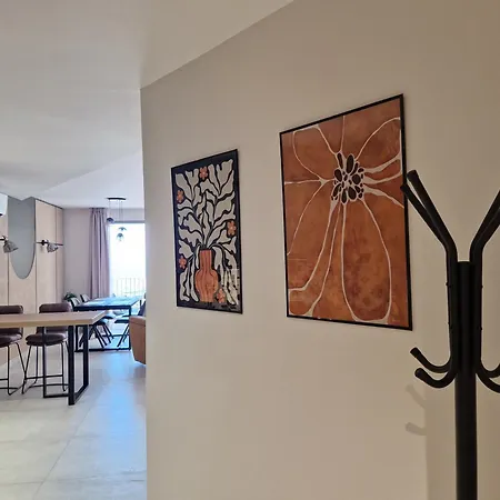 Sunshore N5 - Sea Views, Cozy Balcony, Steps From The Promenade Sliema