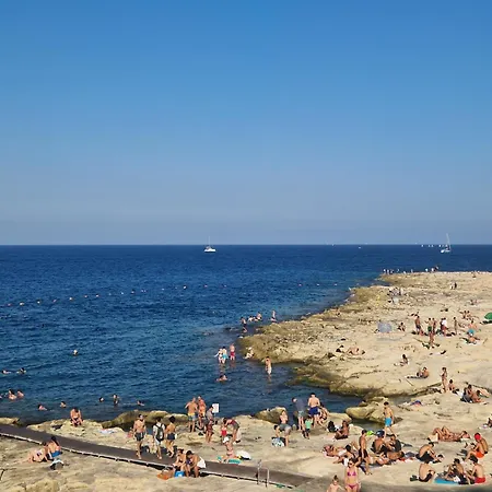 Sunshore N5 - Sea Views, Cozy Balcony, Steps From The Promenade Sliema
