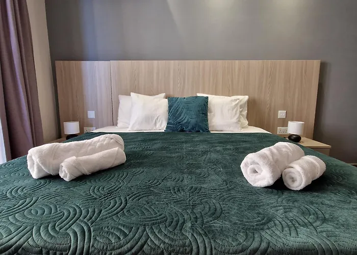 Apartment Sunshore N5 - Sea Views, Cozy Balcony, Steps From The Promenade