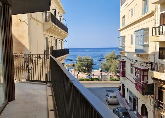 Sunshore N5 - Sea Views, Cozy Balcony, Steps From The Promenade *