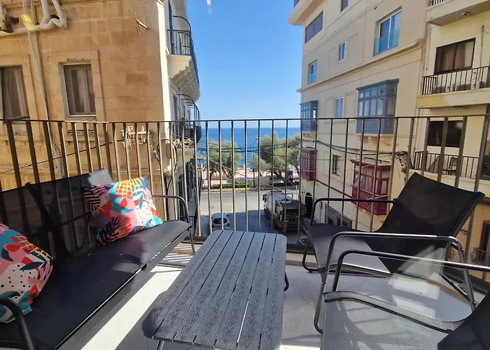 Sunshore N5 - Sea Views, Cozy Balcony, Steps From The Promenade Διαμέρισμα