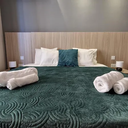 公寓 Sunshore N5 - Sea Views, Cozy Balcony, Steps From The Promenade