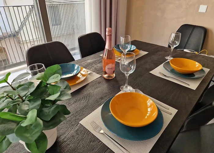 Sunshore N5 - Sea Views, Cozy Balcony, Steps From The Promenade * 斯利马