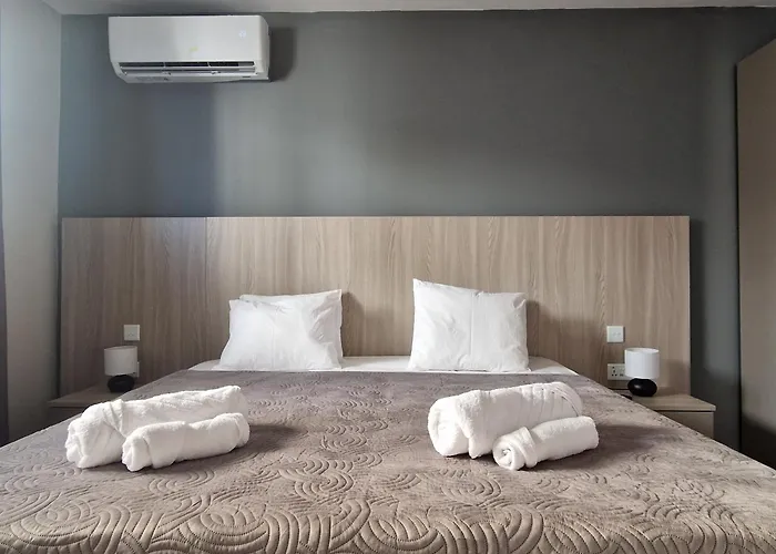 Sunshore N5 - Sea Views, Cozy Balcony, Steps From The Promenade