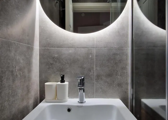 公寓 Sunshore N5 - Sea Views, Cozy Balcony, Steps From The Promenade