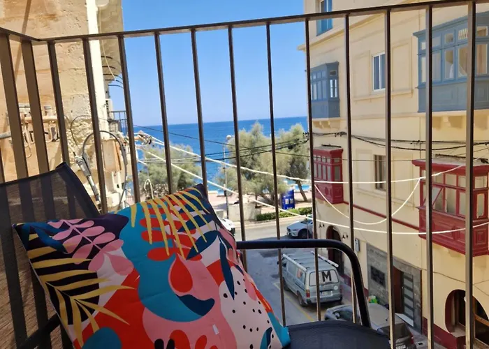 Sunshore N5 - Sea Views, Cozy Balcony, Steps From The Promenade 斯利马